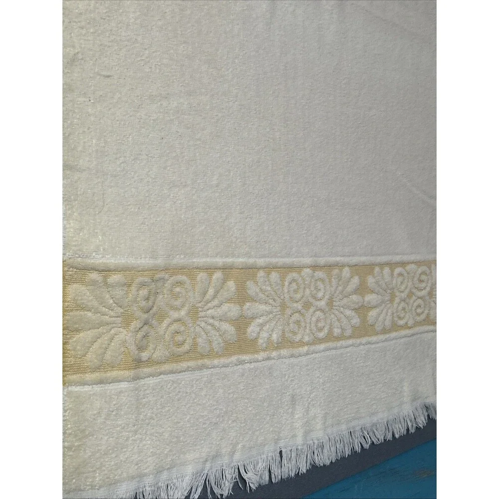 Vintage Cannon Monticello Yellow Fringed Bath Towel Floral Band MCM 41x21 USA